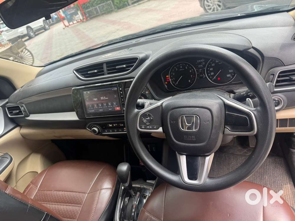 Honda Amaze 2023 Petrol Automatic Top Model 1st Owner
