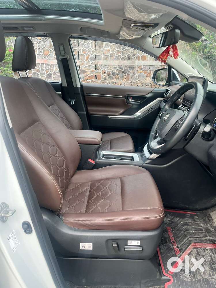 Toyota Innova Hycross 2.0 Zx (o) Hybrid 7 Str, 2024, Electric