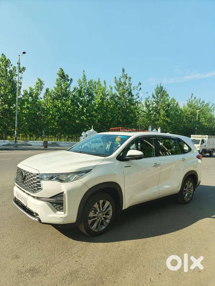 Toyota Innova Hycross 2.0 Zx Hybrid 7 Str, 2024, Petrol