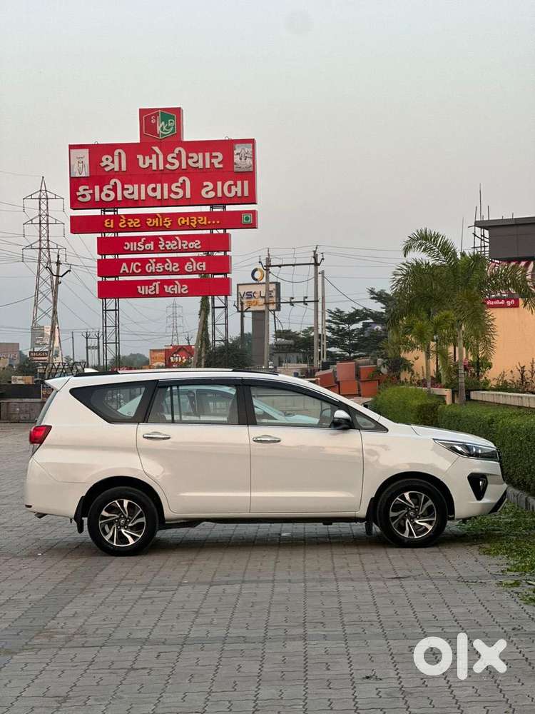Toyota Innova Crysta 2.4 V 8 Str, 2022, Diesel