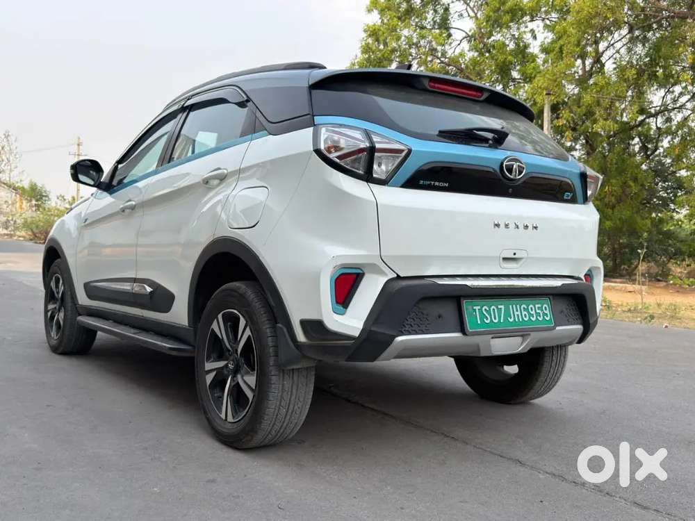 Nexon Ev Top End. Extension Battery Warranty