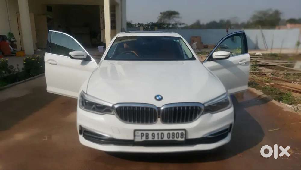 Bmw 5 Series Luxury 2020 With Auto-park Key