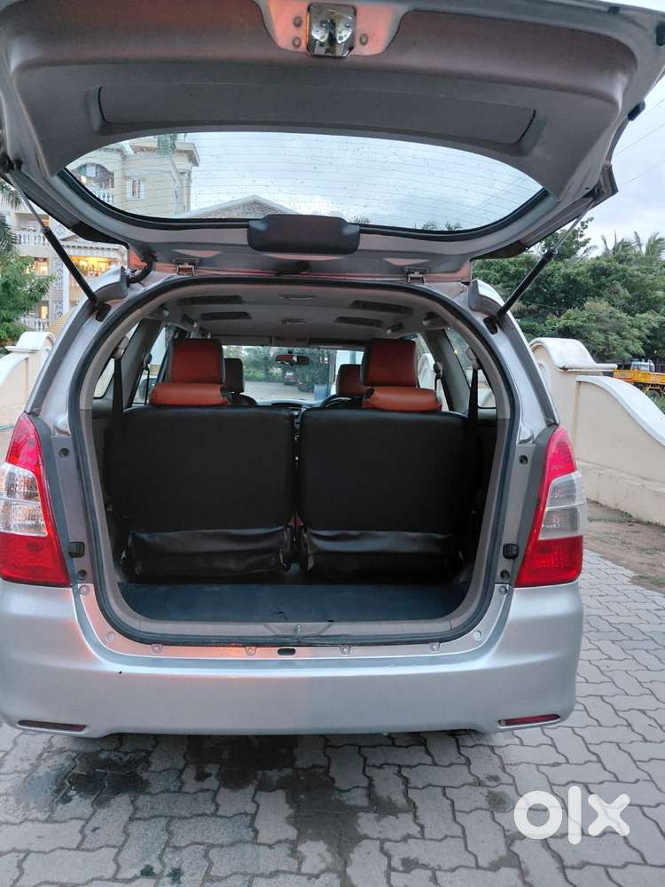 Toyota Innova 2.5 G (diesel) 8 Seater Bs Iv, 2016, Diesel