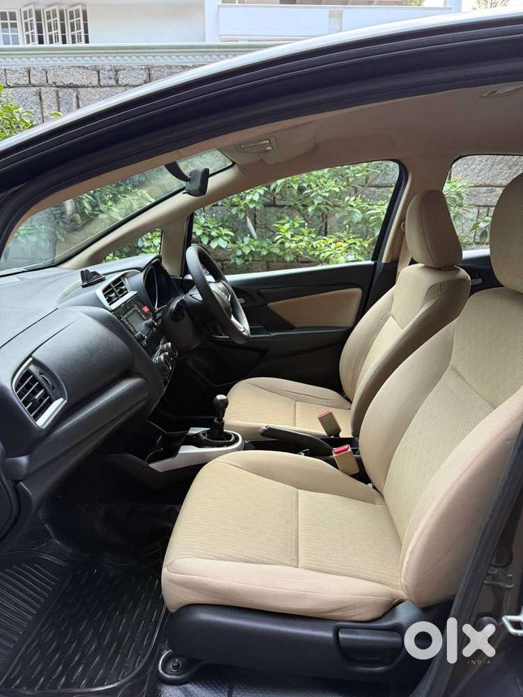 Honda Jazz 2015 Sv Diesel  86,000 Km  2nd Owner