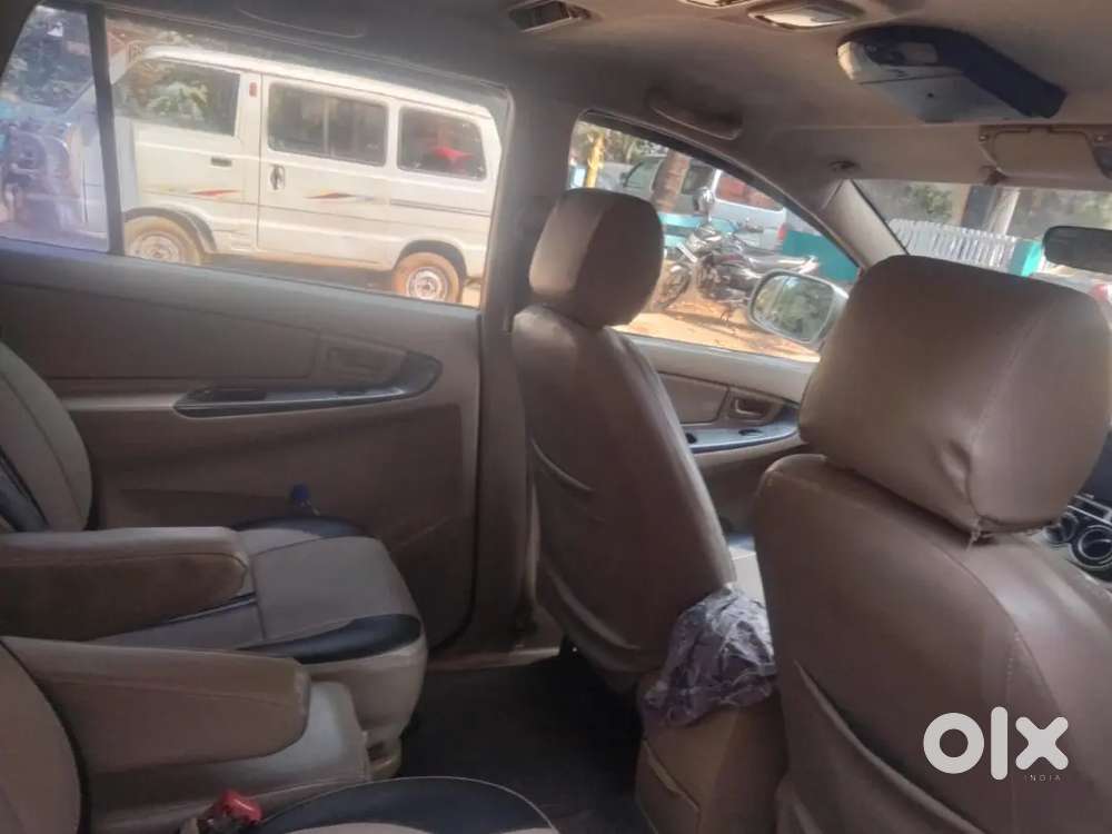 Toyota Urban Cruiser Hyryder 7 Seater 2007