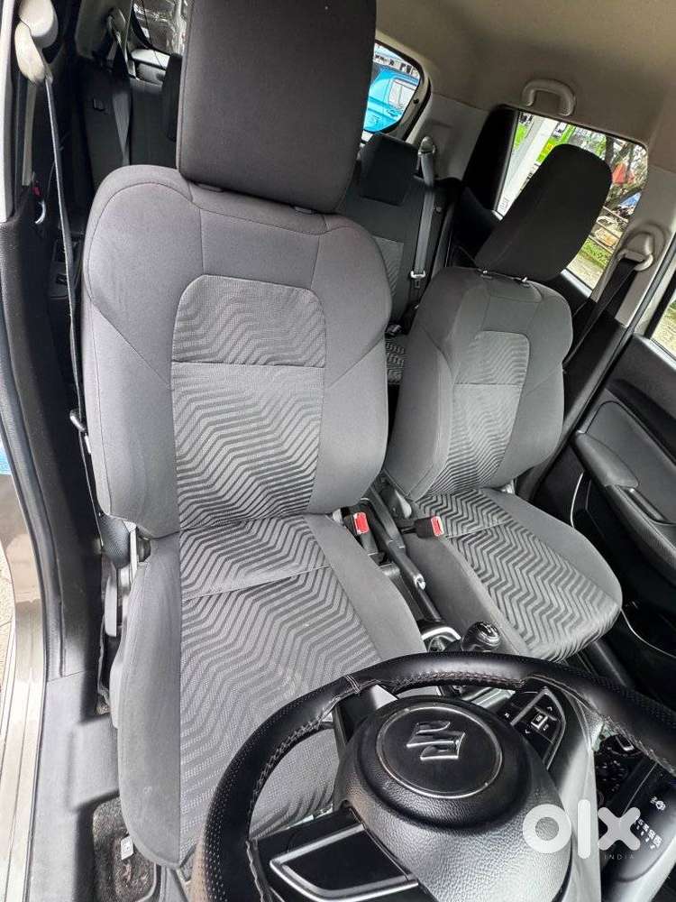 Maruti Suzuki Swift 1.2 Vxi (o), 2022, Petrol