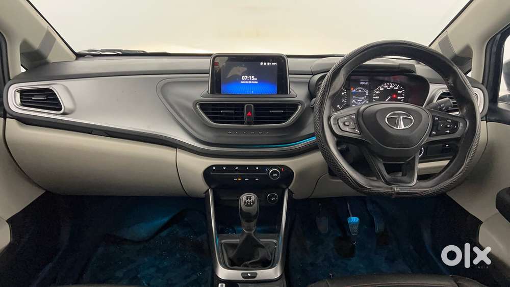 Tata Altroz Xz, 2022, Petrol
