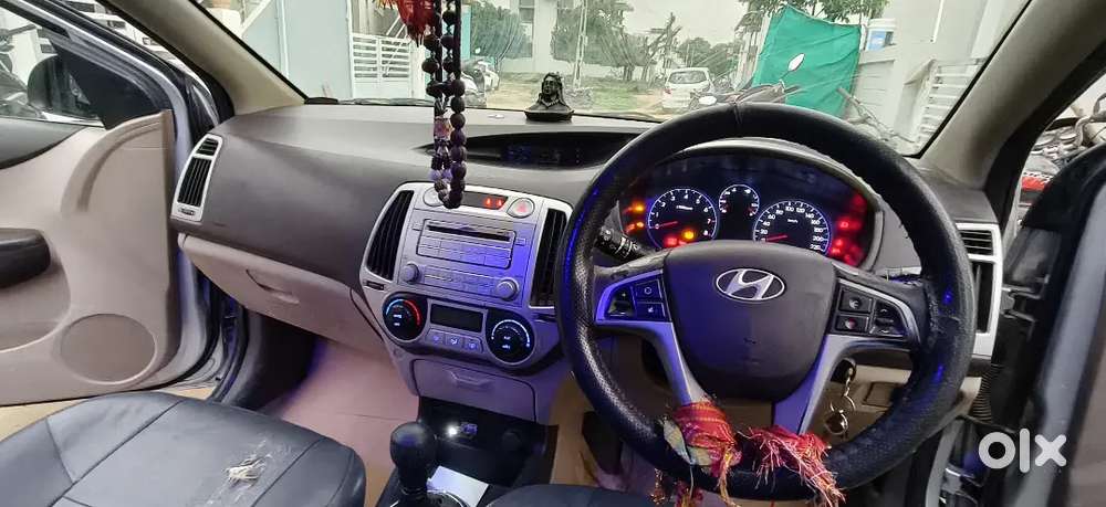 Hyundai I20  2011 Petrol And Cng Top Model
