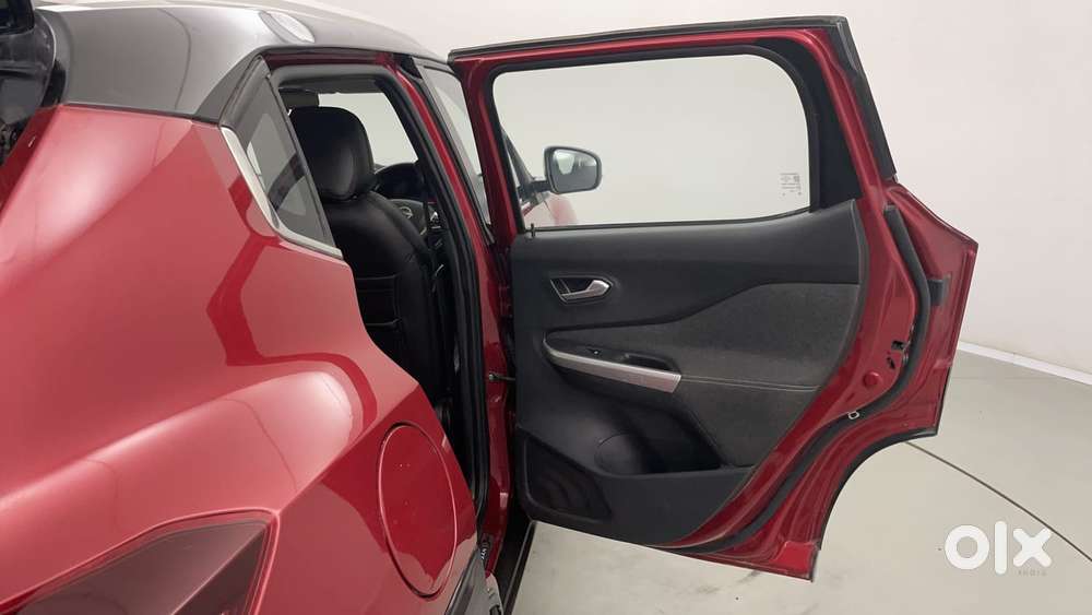 Nissan Magnite 1.0 Xv Premium Dual Tone, 2021, Petrol