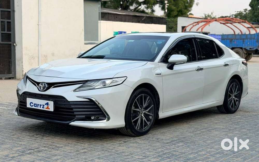 Toyota Camry Hybrid, 2023, Petrol