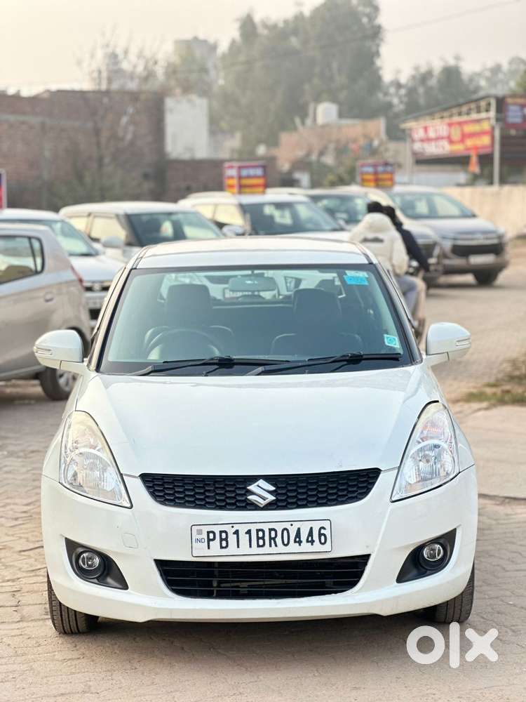 Maruti Suzuki Swift Vxi + Manual, 2015, Petrol