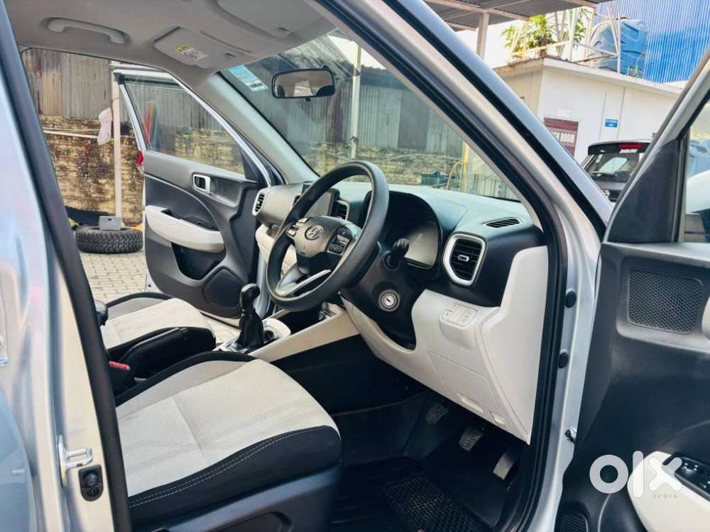Hyundai Venue S 1.2 Petrol, 2024, Petrol