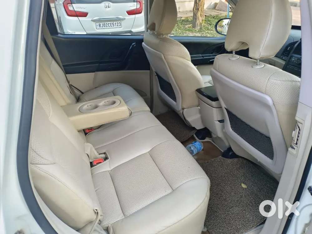 Mahindra Xuv500 2017 Diesel 70000 Km Driven