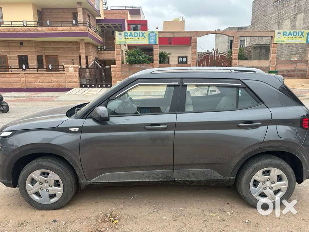 Hyundai Venue Petrol 2022