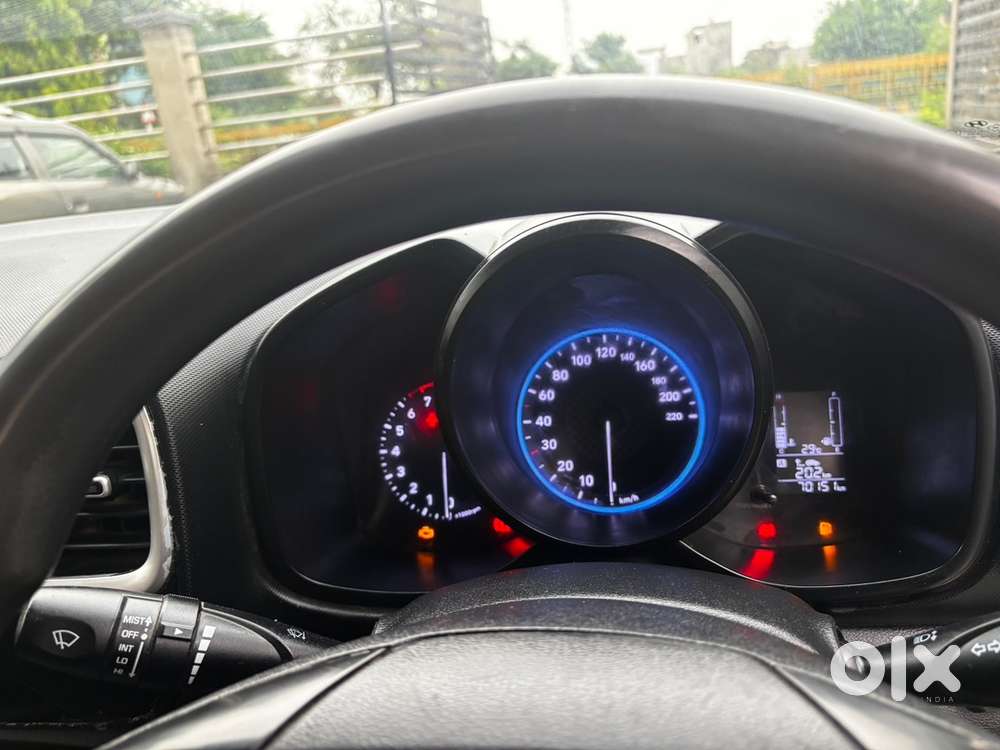Hyundai Venue 2019 Petrol 71000 Km Driven