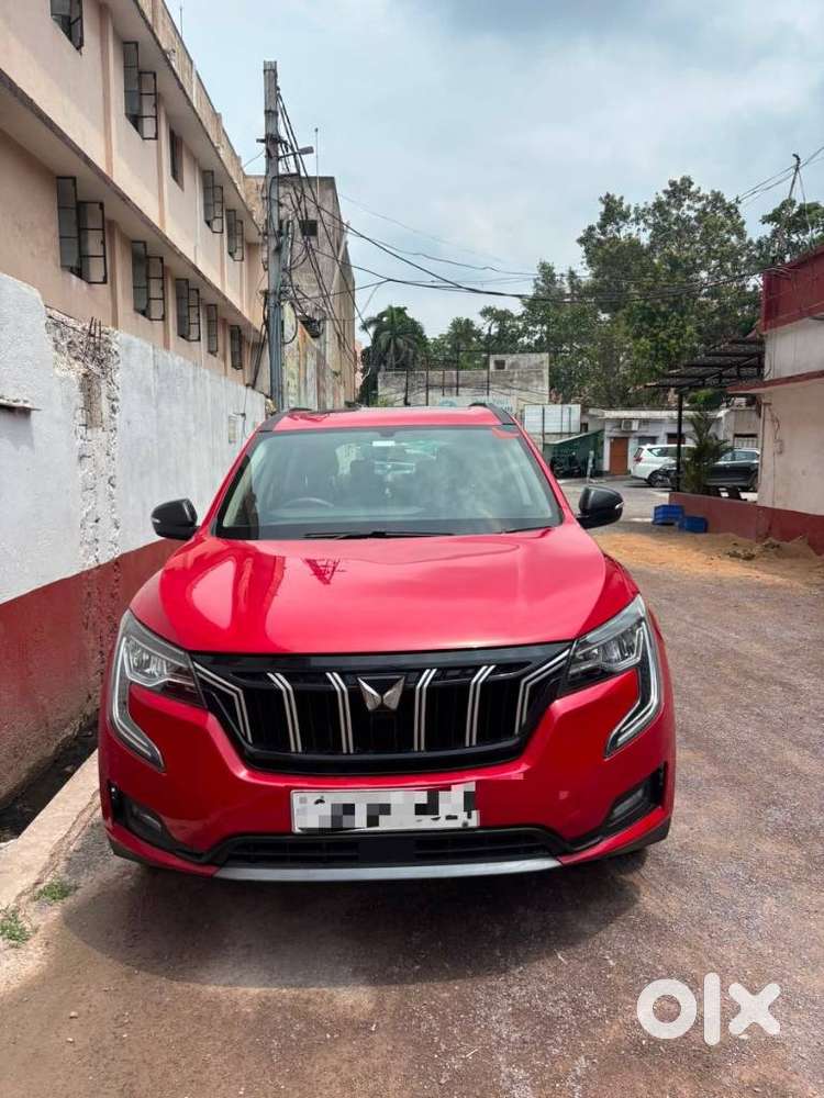 Mahindra Xuv700 2.0 Ax 7 Petrol Mt Str, 2022