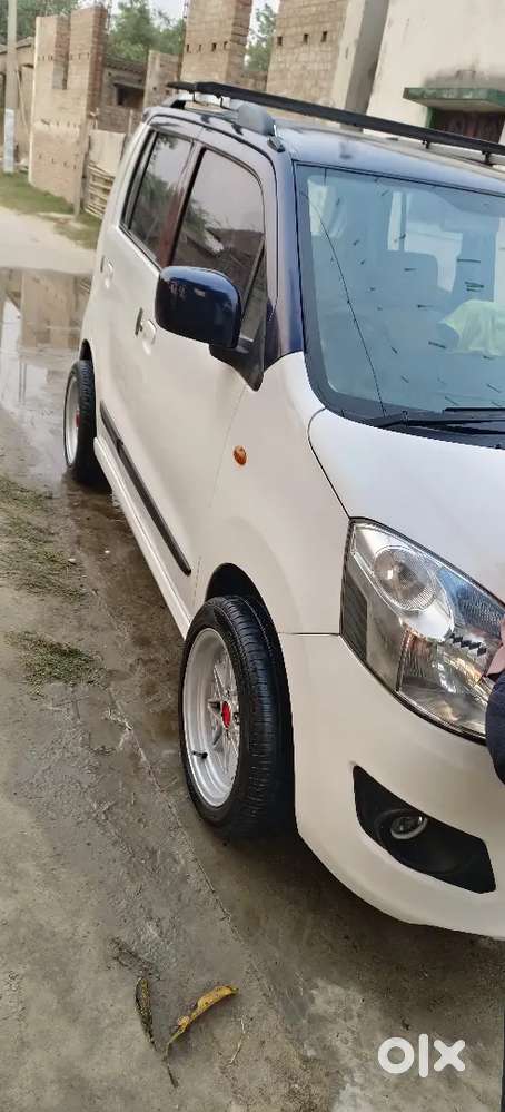 Fully Loading Car Tiptop Condition Sony Woofer With Music System