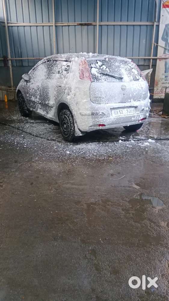 Fiat Punto 2011 Petrol 64000 Km Driven