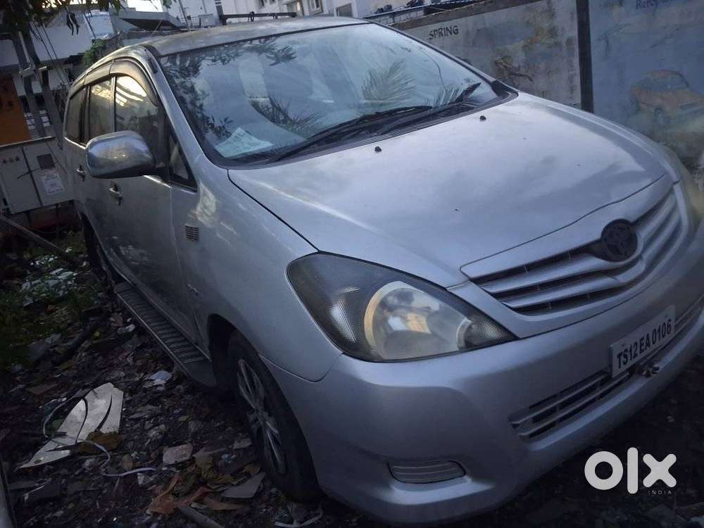 Toyota Innova 2.5 E Diesel Ms 7-seater, 2012, Diesel