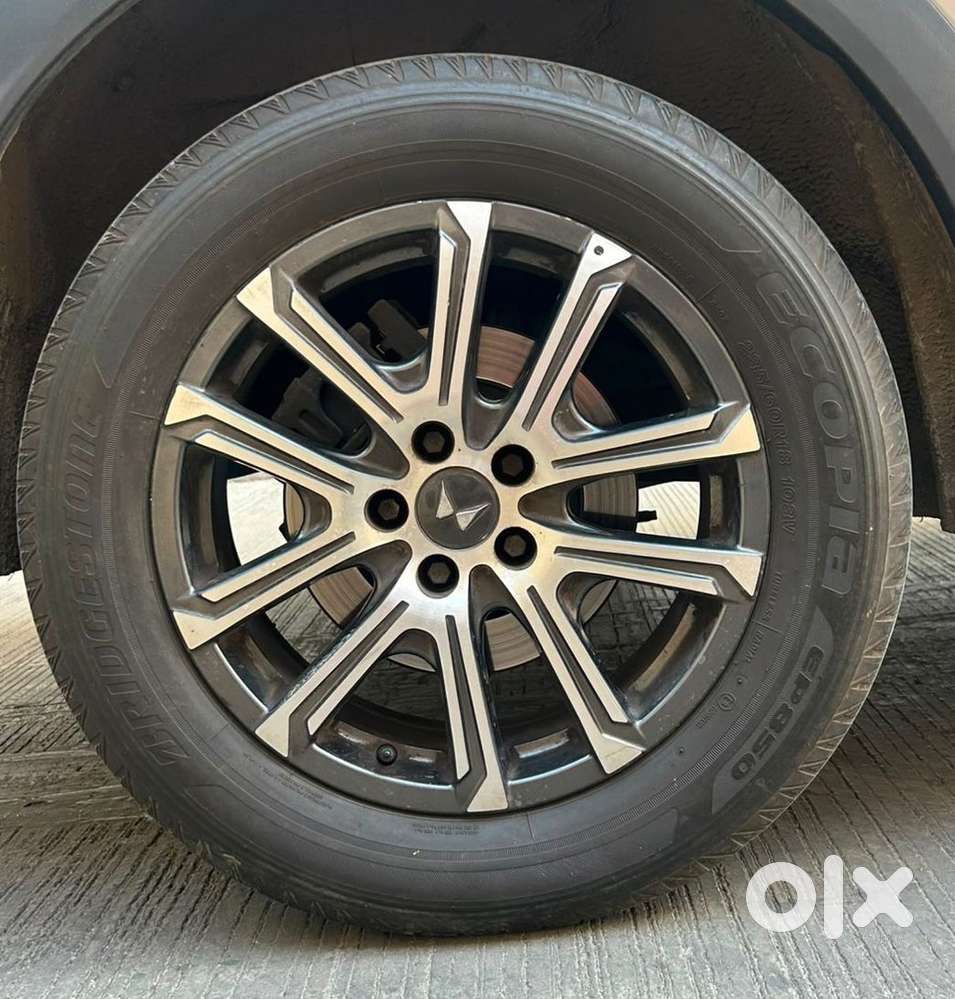 2022 Mahindra Xuv 700 Ax7l Top Variant
