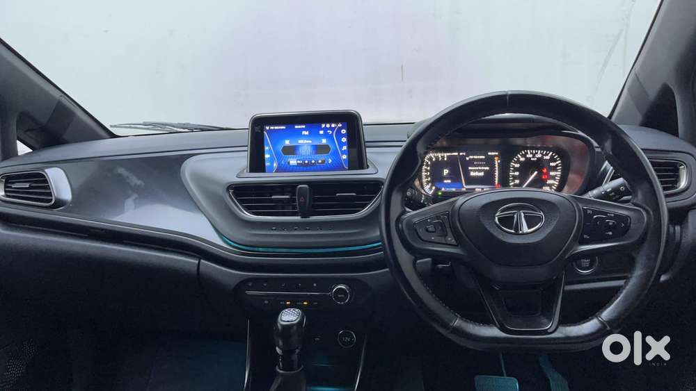 Tata Altroz 1.2 Xza Plus Dark Edition Dct, 2023, Petrol