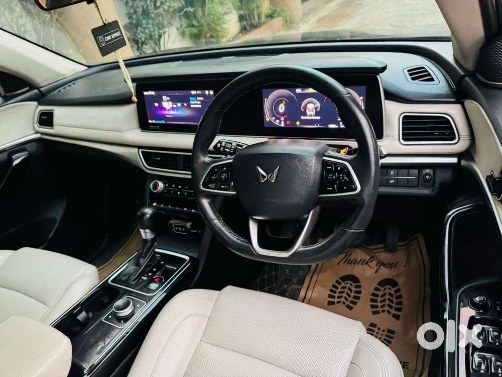 Mahindra Xuv700 2.2 Ax 7 Diesel At Str, 2022, Diesel