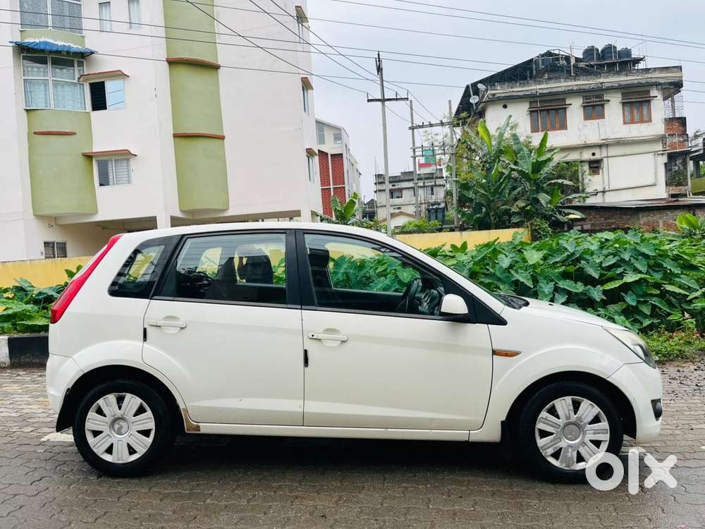 Ford Figo 2010-2012 Petrol Titanium, 2010, Petrol