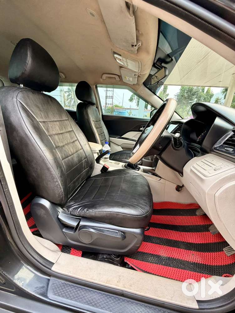 Mahindra Xuv300 W8, 2020, Petrol