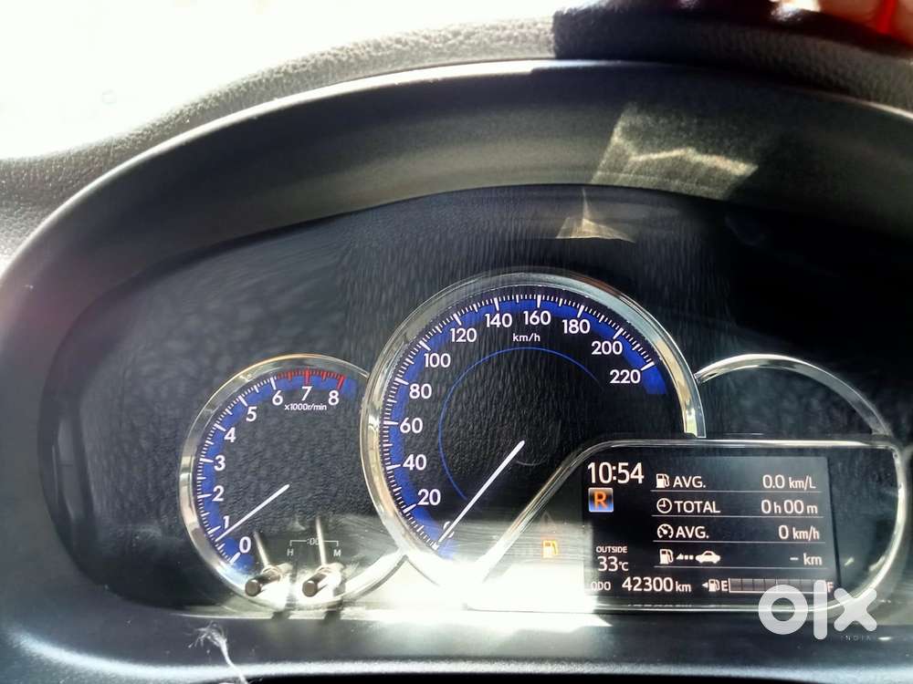 Toyota Yaris V Cvt, 2018, Petrol