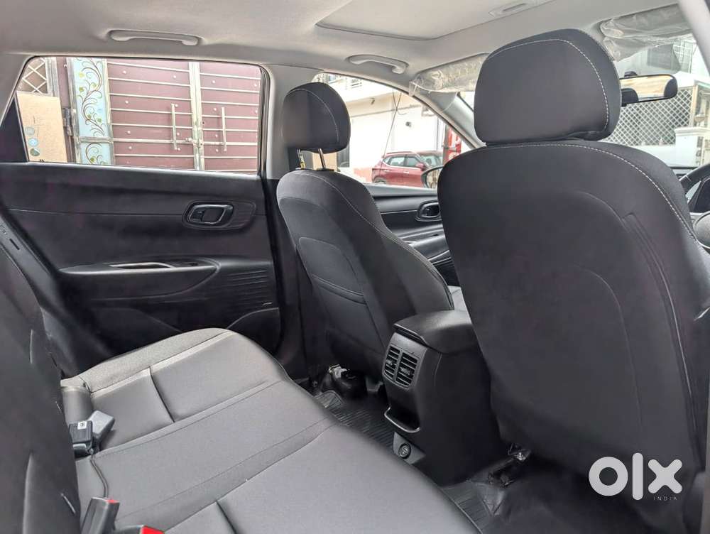 Hyundai I20 Asta (o) 1.2 Mt, 2023, Petrol