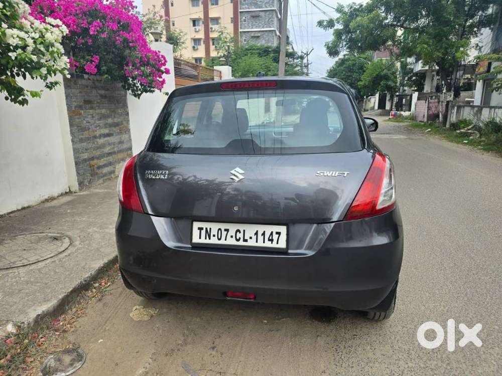 Maruti Suzuki Swift Vxi + Manual, 2017, Petrol