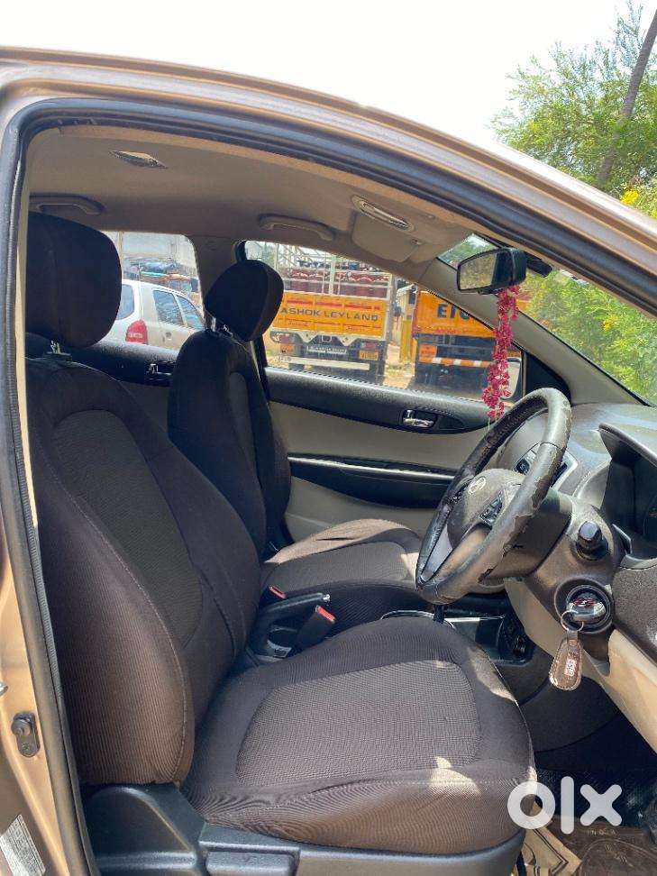 Hyundai I20 Petrol Cvt Asta, 2015, Petrol