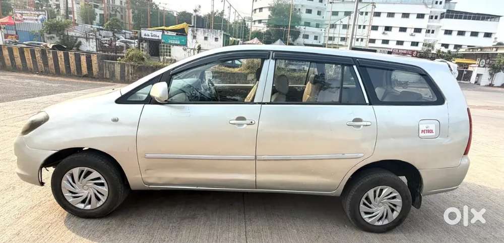 Toyota Innova 2.0 V Petrol ( 2005 - 2030 )