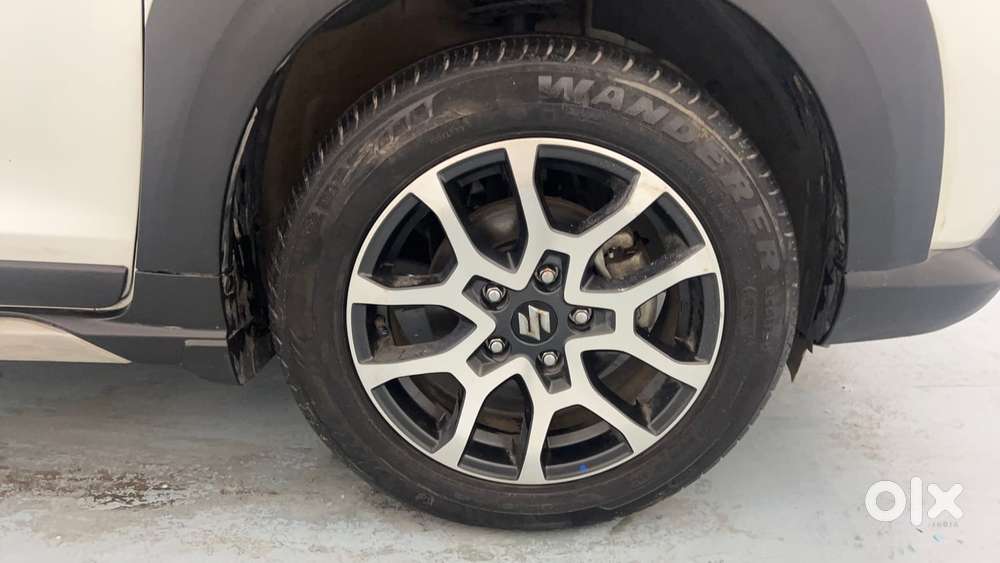 Maruti Suzuki Xl6 1.5 Zeta Mt, 2025, Petrol
