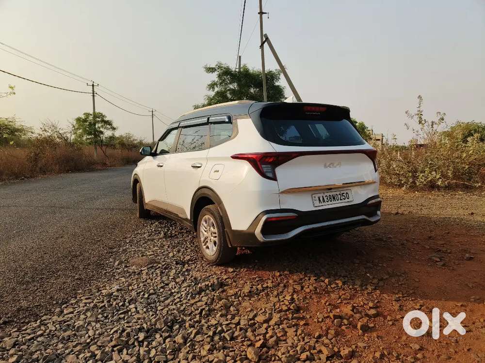 Kia Carens Prestige Glacier White 1st Owner 9.9 Lakh Only Fixed