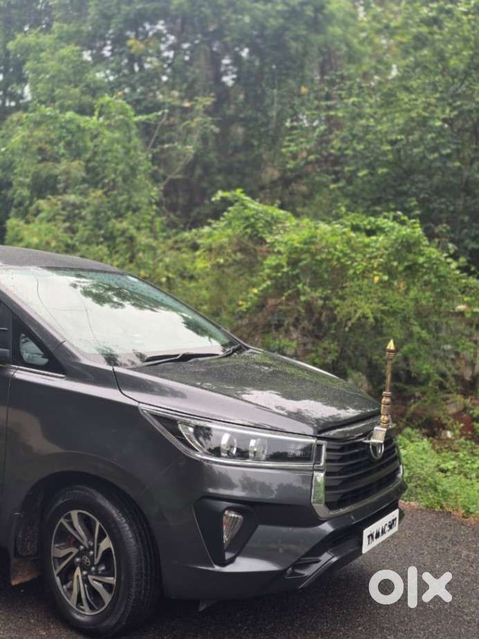 Toyota Innova Crysta 2.7 V, 2023, Petrol