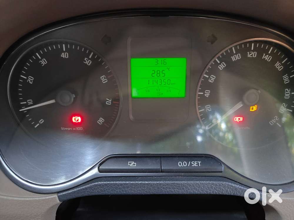 Skoda Rapid 1.6 Mpi Ambition, 2013, Petrol