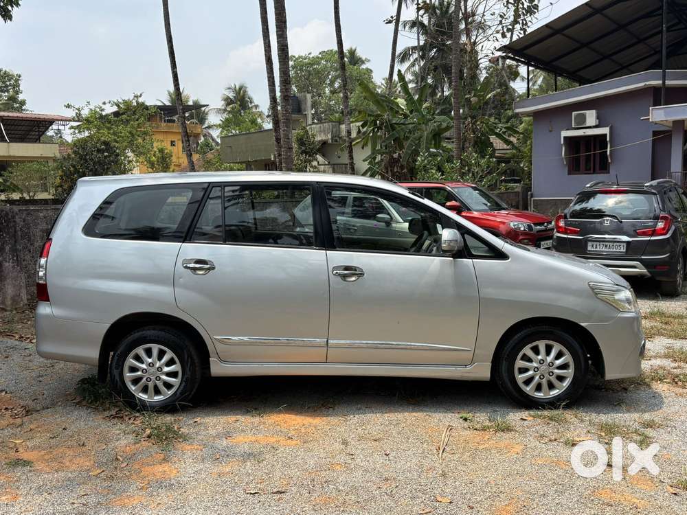 Toyota Innova 2004-2011 2.5 V Diesel 8-seater, 2014, Diesel