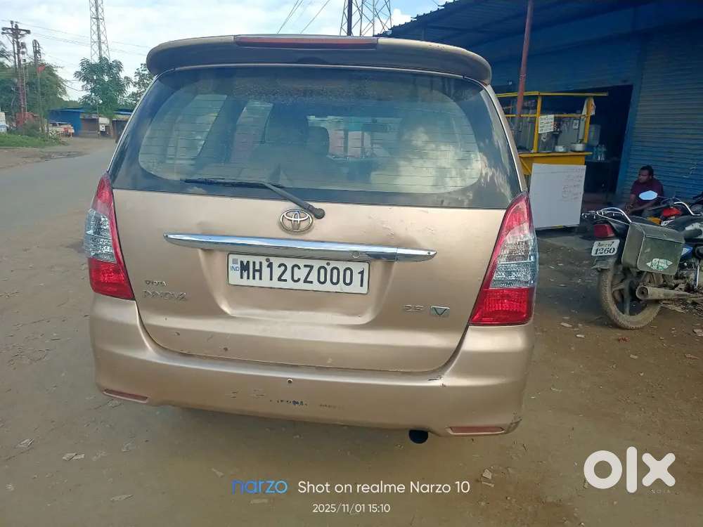 Family Used Innova With Gunine Reading