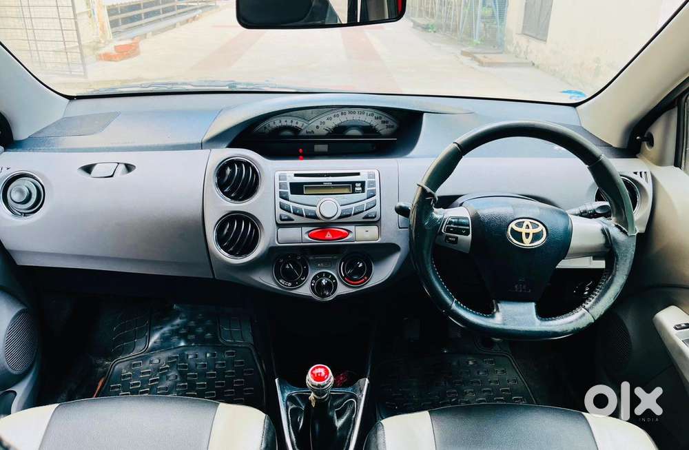 Toyota Etios Cross 1.2l G, 2011, Petrol