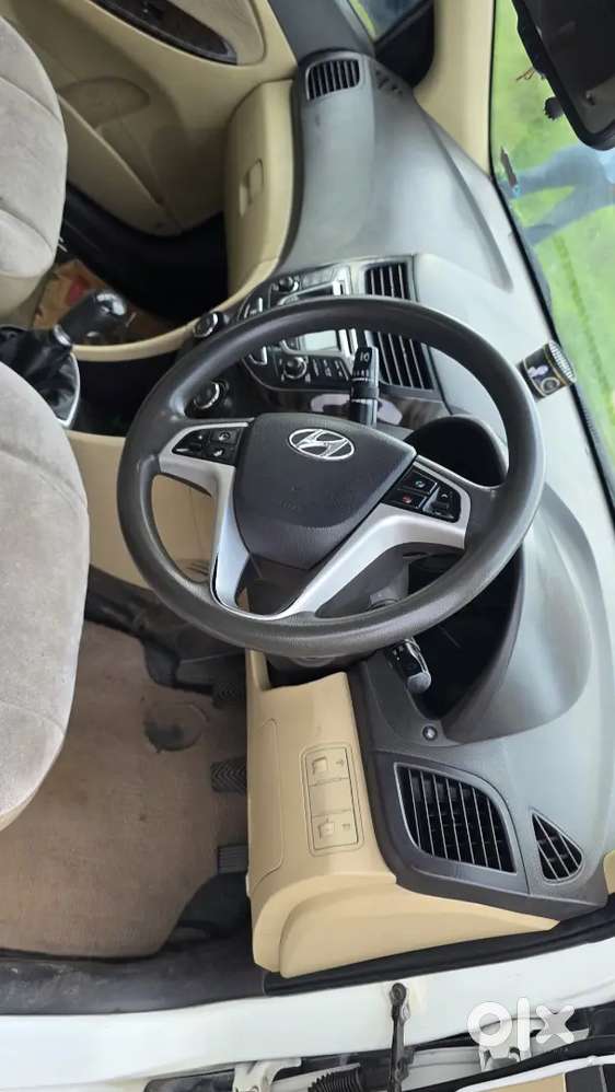 Hyundai Verna 2012