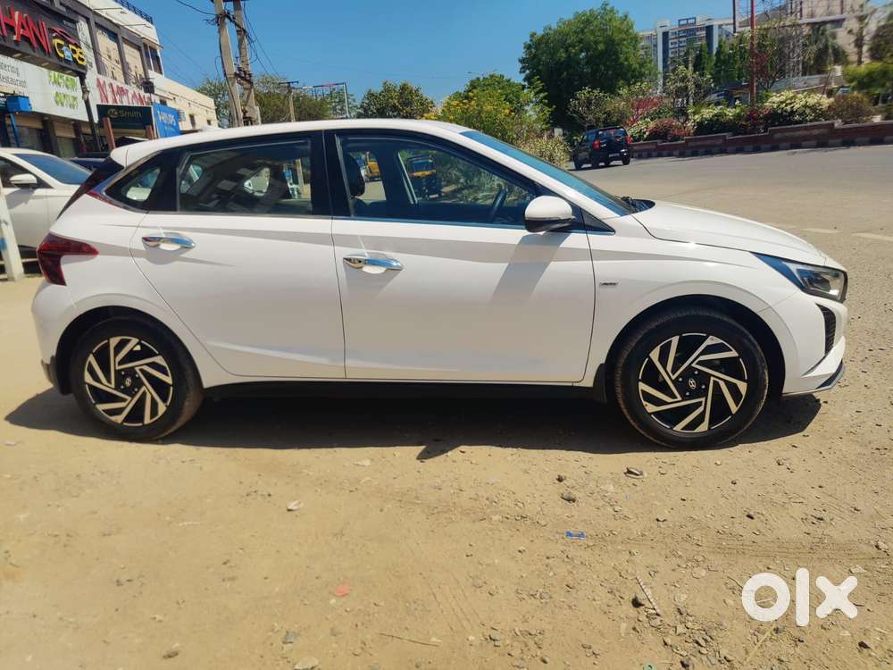 Hyundai I20 Asta (o) 1.2 Ivt, 2024, Petrol