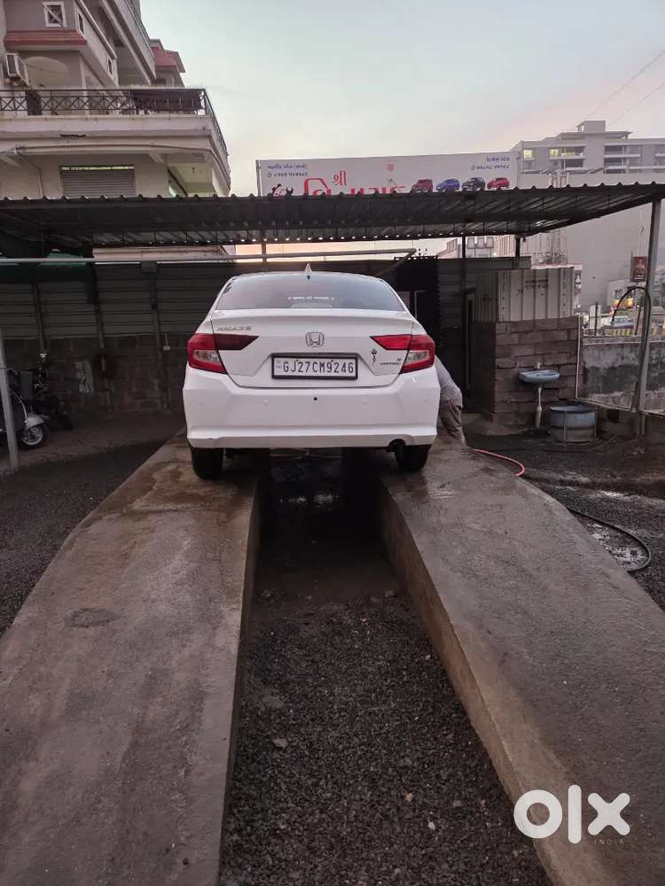 Full Insurance 
Alloy Wheel
Push Start
5 Wheels Brand New