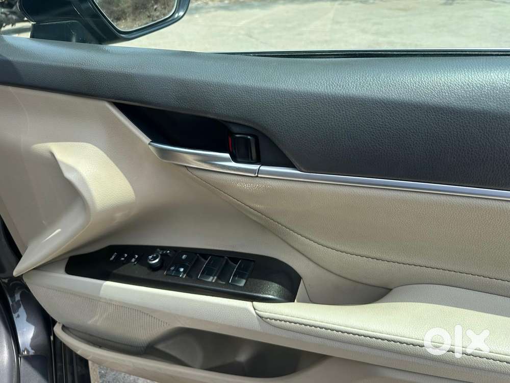 Toyota Camry Hybrid, 2022, Petrol