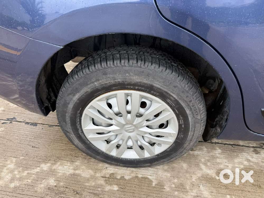 Maruti Suzuki Swift Dzire Vxi Optional, 2017, Petrol