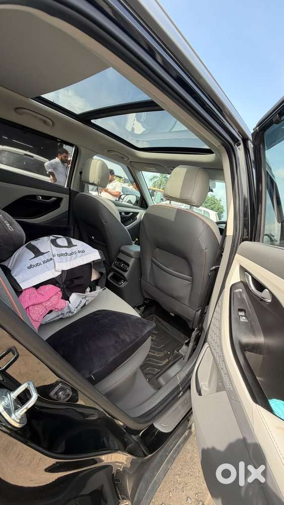 Hyundai Creta Sx (o) 1.5 Diesel Automatic Knight Dual Tone, 2025, Di..