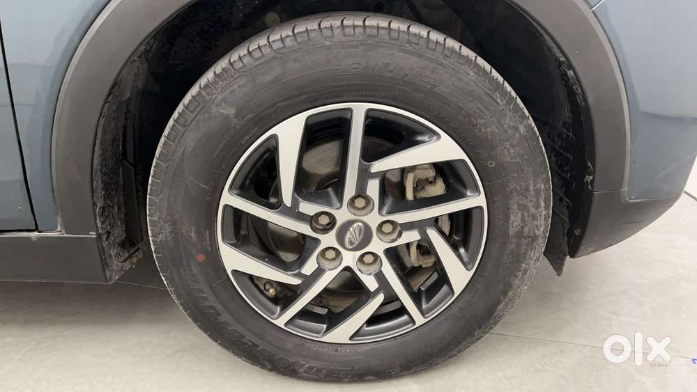 Mahindra Xuv300 1.2 W8 (o) Amt Petrol, 2022, Petrol