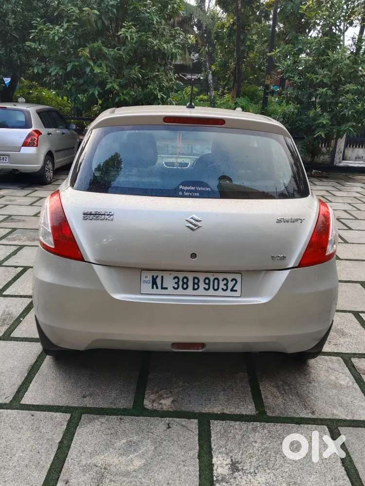 Maruti Suzuki Swift Vxi Petrol 2012