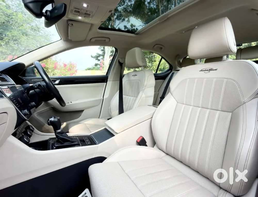 Skoda Superb 2.0 L&k Tsi At, 2022, Petrol