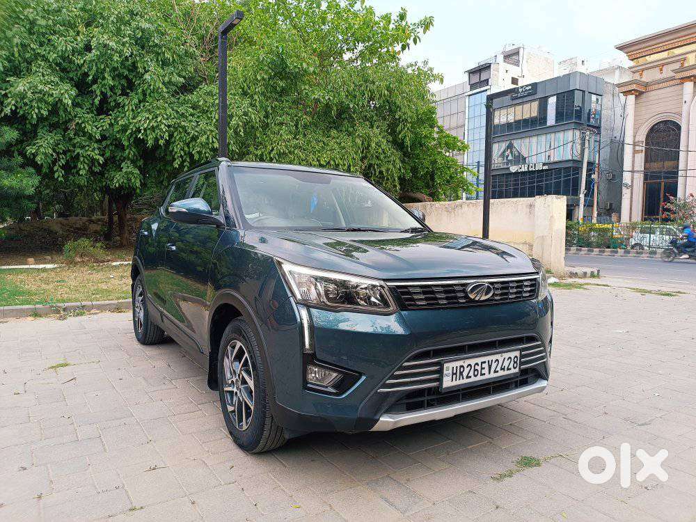 Mahindra Xuv300 1.2 W8 (o) Amt Petrol, 2022, Petrol